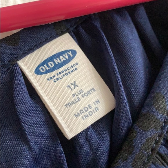 Old Navy Cold-Shoulder blouse - Picture 4 of 4